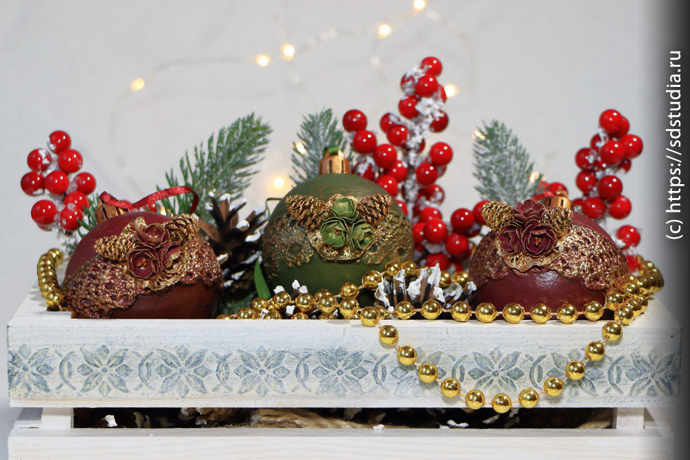 Ёлочные шары с объемным декором