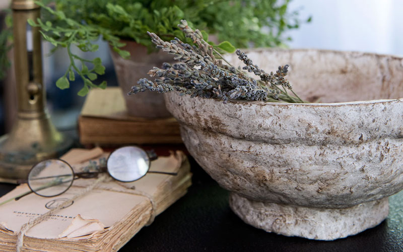 Декоративная миска из грубого папье-маше в стиле примитивизм