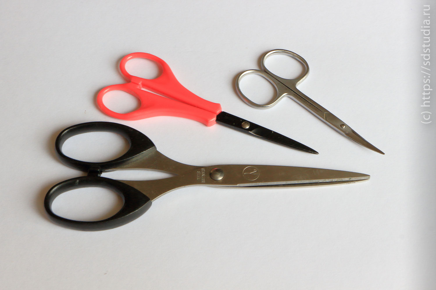 Ножницы, которые можно использовать для изготовления бумажных цветов