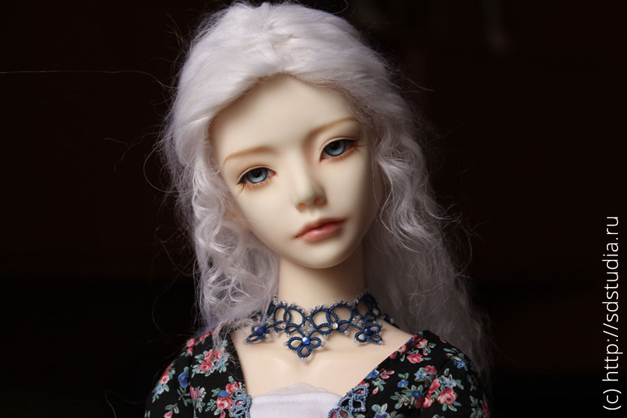 Миниатюрные ожерелья для кукол в технике фриволите