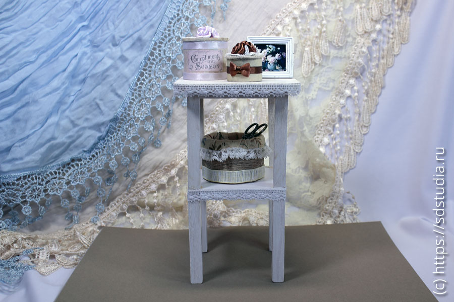 Этажерка деревянная кукольная, миниатюра