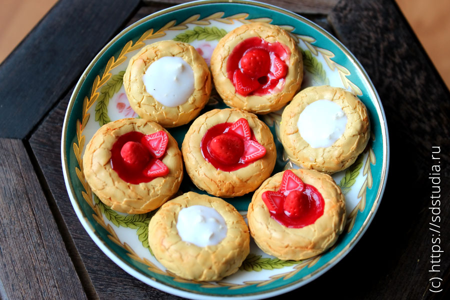 Плюшки и ватрушки из запекаемого пластика, кулинарная миниатюра