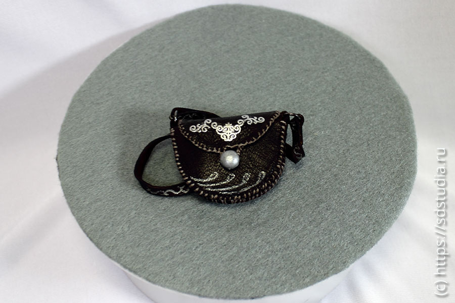 Миниатюрная кожаная кукольная сумочка для эльфа