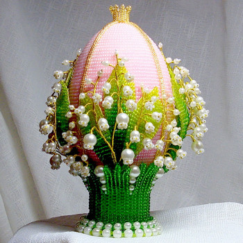 Яйцо пасхальное оплетеное бисером