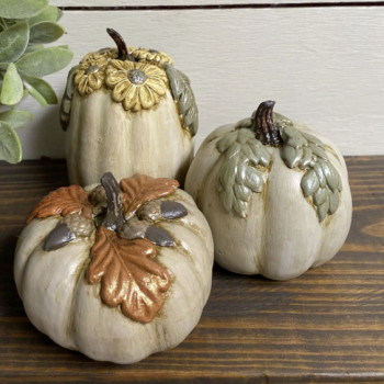 Декоративные тыквы из самоотвердевающего пластика с декором
