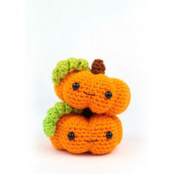 Декоративные тыквы вязаные крючком в стиле амигуруми