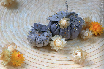 Декоративные тыквы текстильные с листьями