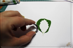 Остролист из пластика, делаем своими руками листочки, мастер-класс