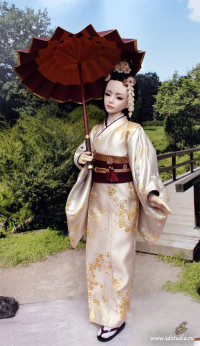 Кукла в кимоно