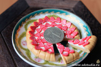 Пирог с клубникой из запекаемого пластика