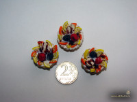 Корзинка с фруктами из пластика