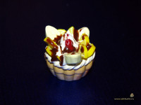 Корзинка с фруктами из пластика