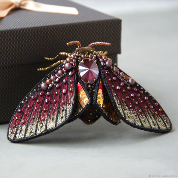 Вышитые броши, смешанная техника Вышитые броши, смешанная техника