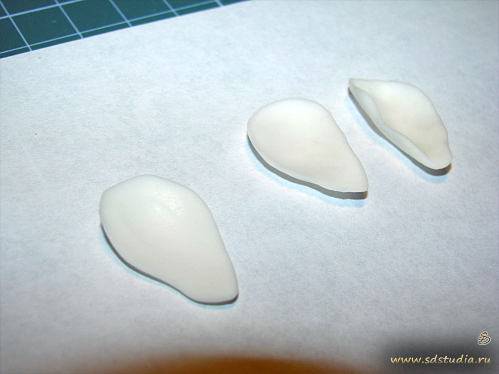 Лепка цветка фрезии из самоотвердевающего пластика Modena вирмы Padico