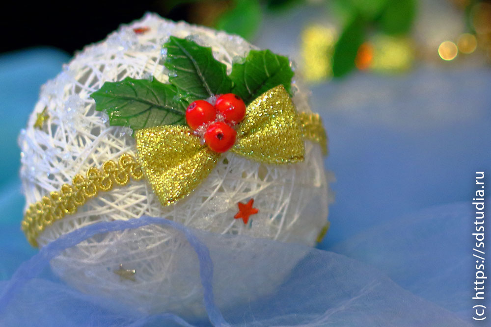 Новогодние ёлочные игрушки ручной работы из ниток